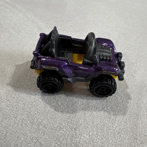 Lot Of 3 Matchbox Hot Wheels Die Cast Cars Toy Cars Vehicles Colorful - Picture 3 of 9